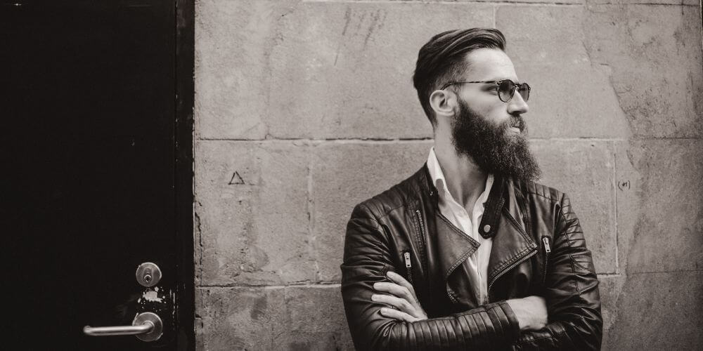 Quand est-ce que la barbe commence à pousser?