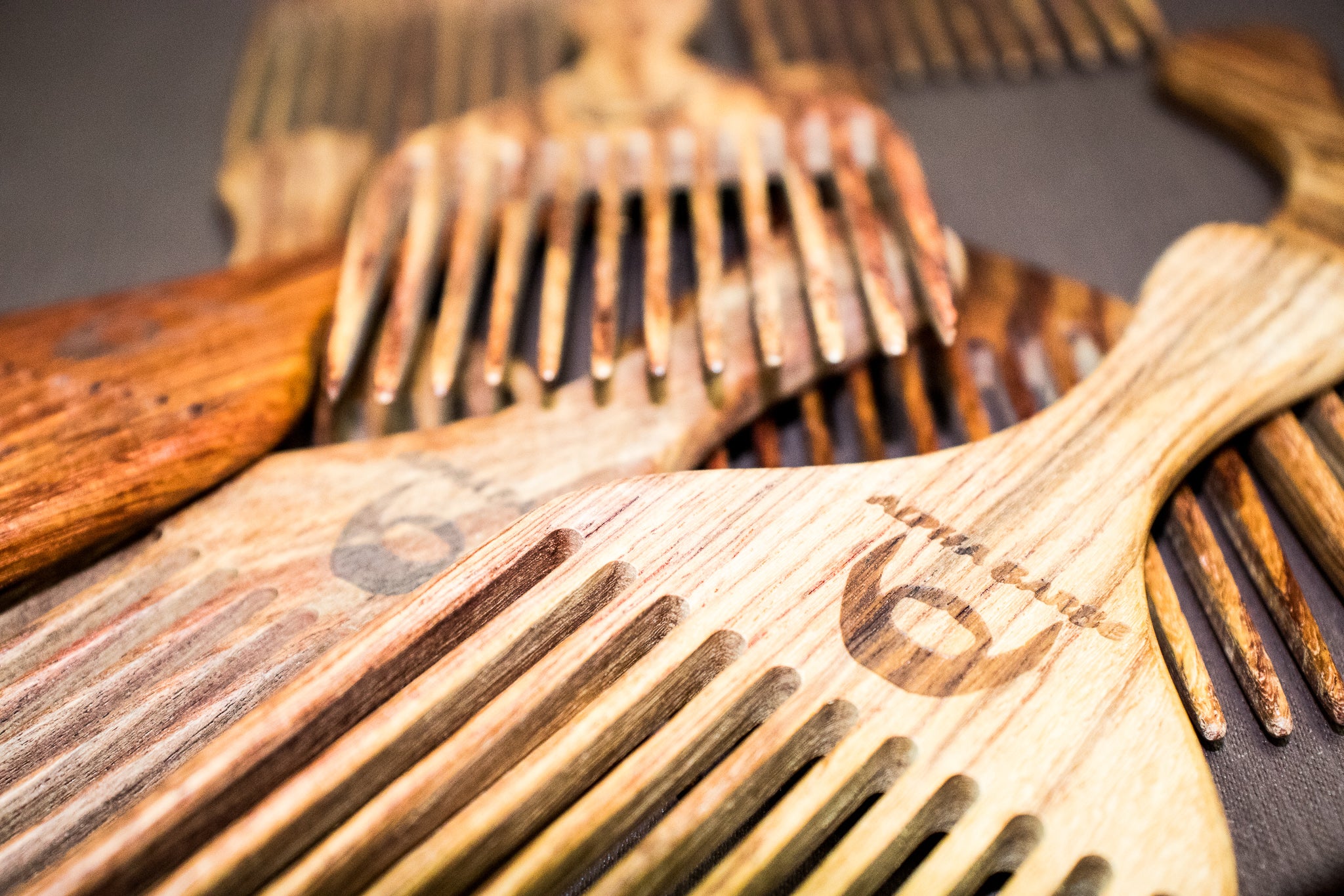 Peigne en bois de Santal - Alpha Barbe